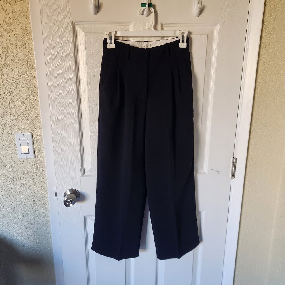 Aritzia The Effortless Pant Cropped